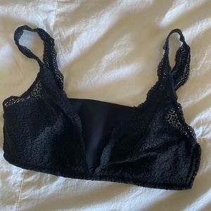 BLACK/PERIWINKLE LACE AERIE BRALETTES